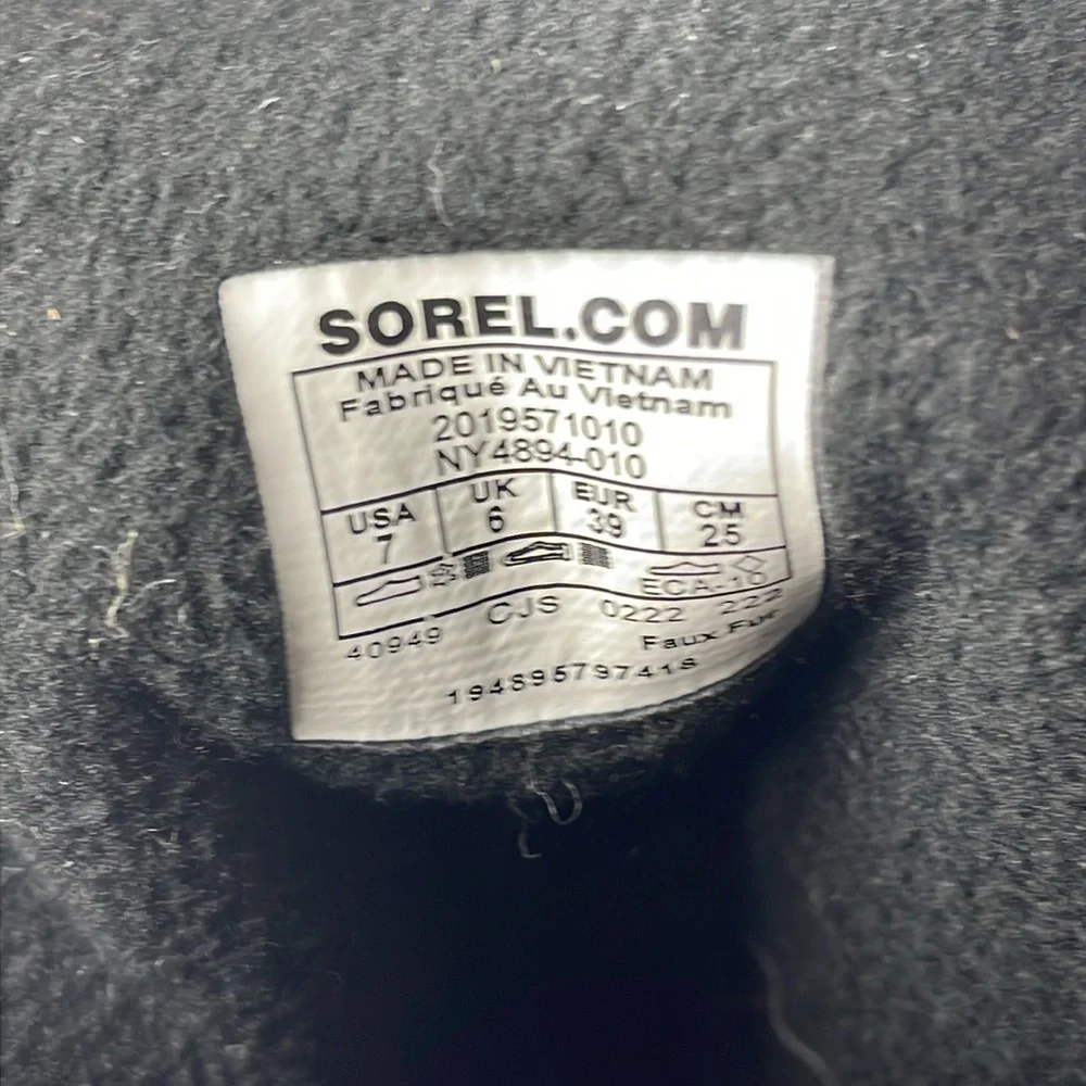NEW Sorel Explorer Youth Black Ankle Boots